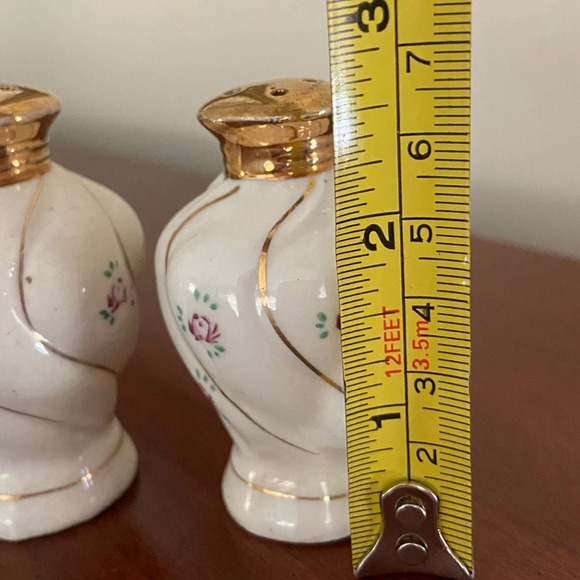 Vintage Rose Swirl Gold Gilt Salt and Pepper Shakers- set of 2 Japan - Picture 5 of 6